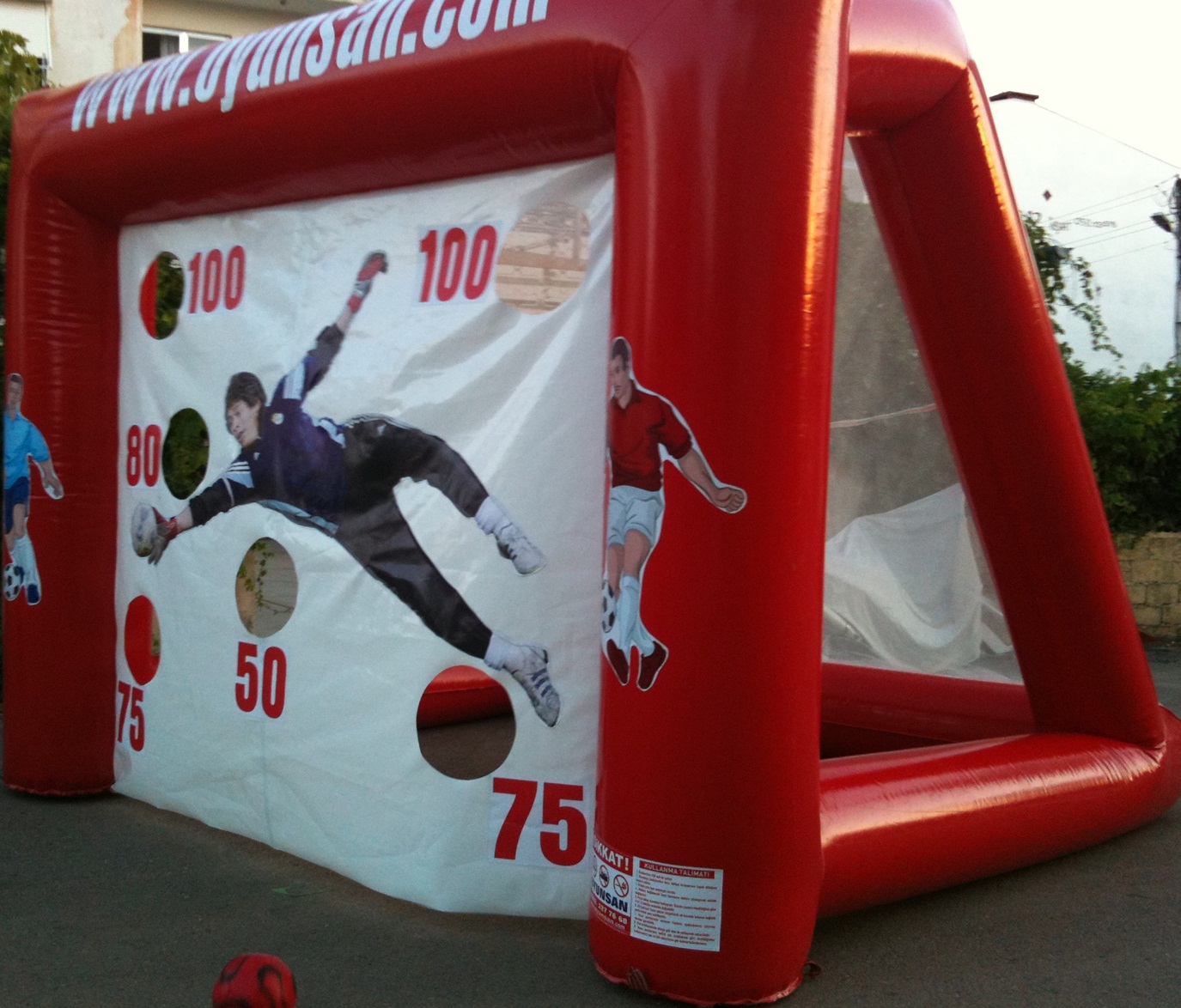 Şişme Penaltı Kalesi: Eğlenceli ve Güvenli Oyun Alanı