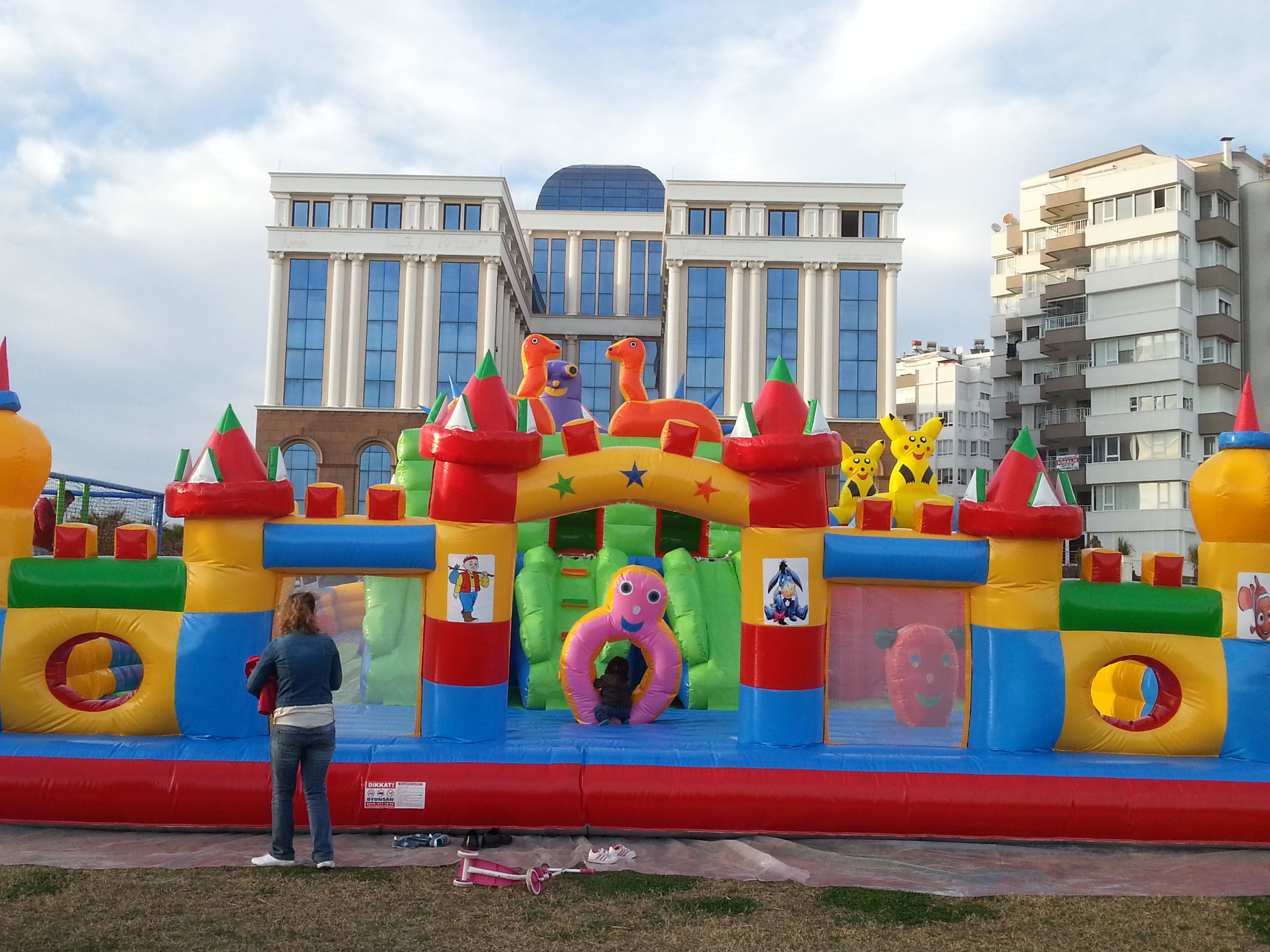 Eğlenceli ve Güvenli Şişme Oyun Parklar