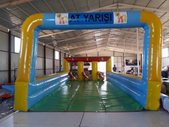 Şişme At Yarışı