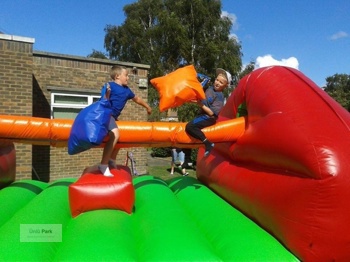 Şişme Yastık Savaşı